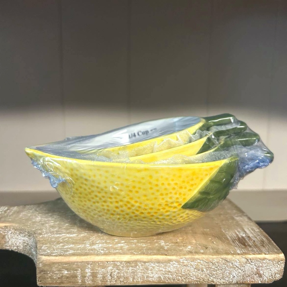 Lemon Measuring Cups
